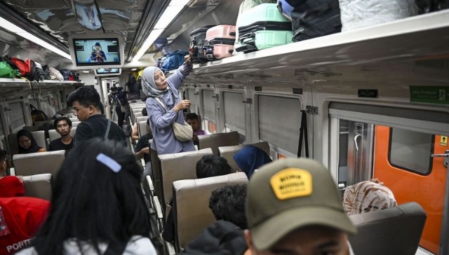 KAI Daop 1 Jakarta tambah kapasitas tempat duduk sebesar dua persen KAI Daop 1 Jakarta tambah kapasitas tempat duduk sebesar dua persen