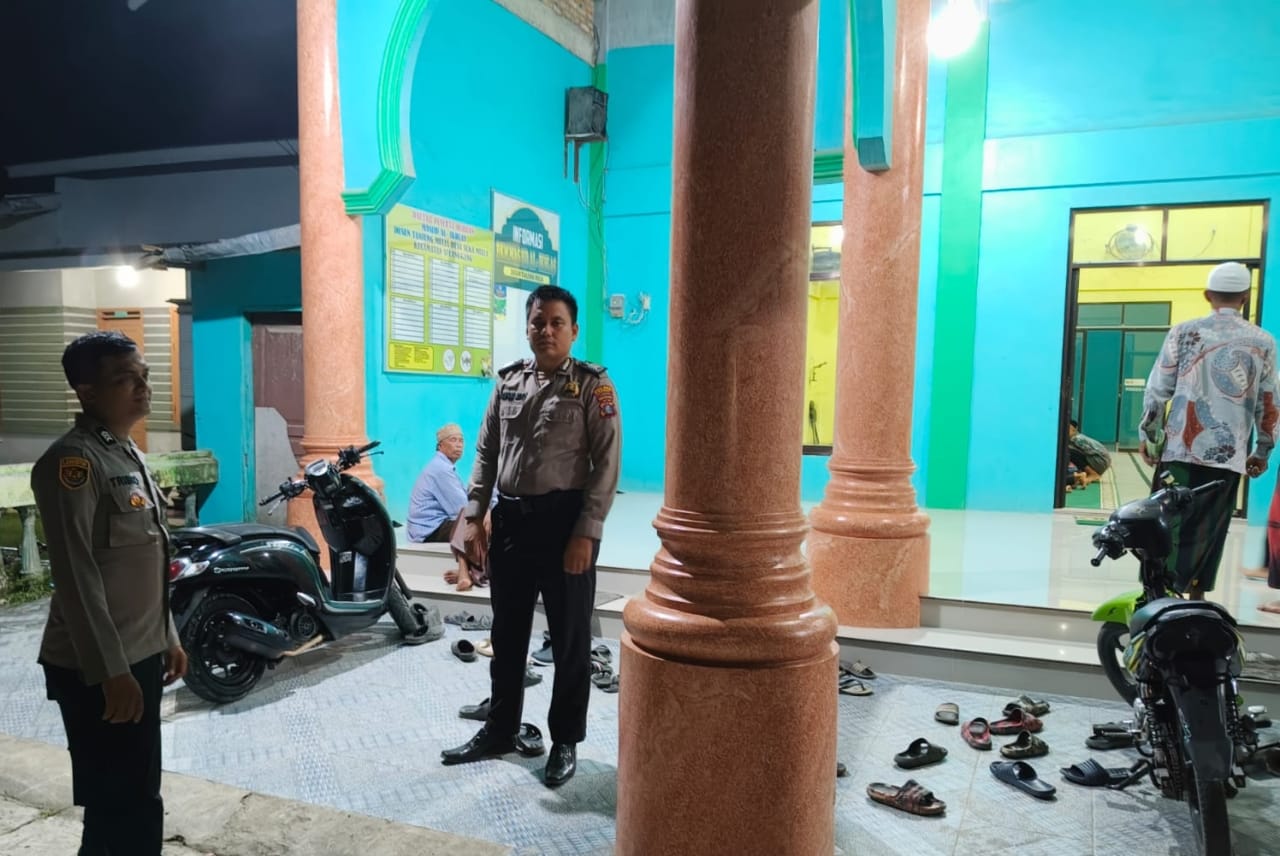 Minimalisir kejahatan di bulan Ramadhan, Polsek Secanggang gelar patroli asmara subuh Minimalisir kejahatan di bulan Ramadhan, Polsek Secanggang gelar patroli asmara subuh