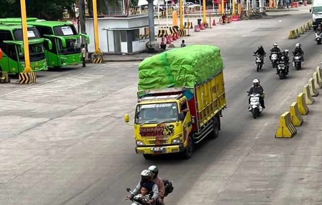Pelabuhan Bakauheni ramai lancar pada puncak arus mudik Lebaran 2025 Pelabuhan Bakauheni ramai lancar pada puncak arus mudik Lebaran 2025