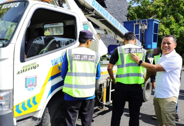 Siap tindaklanjuti aduan warga, Bupati Kudus bentuk Tim Saber Lampu Jalan