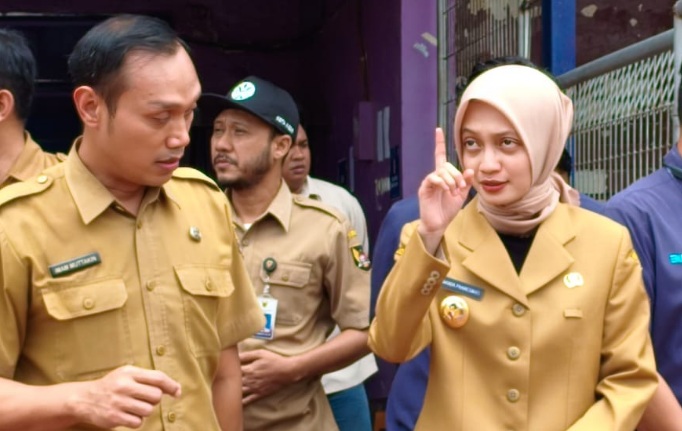 Wali Kota Kediri Vinanda siapkan rencana perbaikan Stadion Brawijaya Wali Kota Kediri Vinanda siapkan rencana perbaikan Stadion Brawijaya