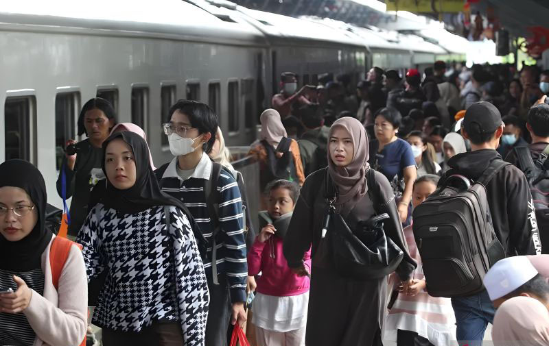 Daop 8 telah layani 366.558 penumpang Angkutan Lebaran 2025 Daop 8 telah layani 366.558 penumpang Angkutan Lebaran 2025