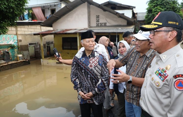 BNPB pastikan kecukupan bantuan untuk ribuan korban banjir di Jakarta BNPB pastikan kecukupan bantuan untuk ribuan korban banjir di Jakarta