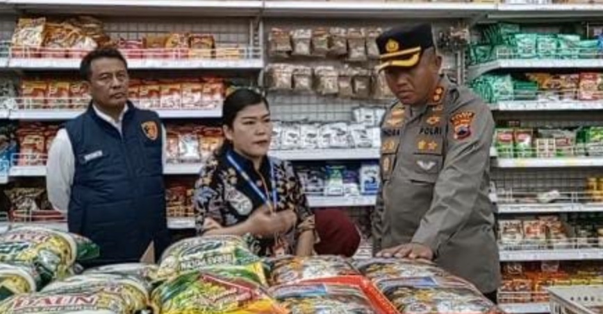 Satgas Pangan Polres Tegal dan TPID Kabupaten Tegal cek harga bahan pokok Satgas Pangan Polres Tegal dan TPID Kabupaten Tegal cek harga bahan pokok