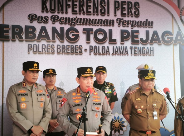 Kapolri turun ke posko terpadu, pastikan kesiapan personel Operasi Ketupat 2025 Kapolri turun ke posko terpadu, pastikan kesiapan personel Operasi Ketupat 2025