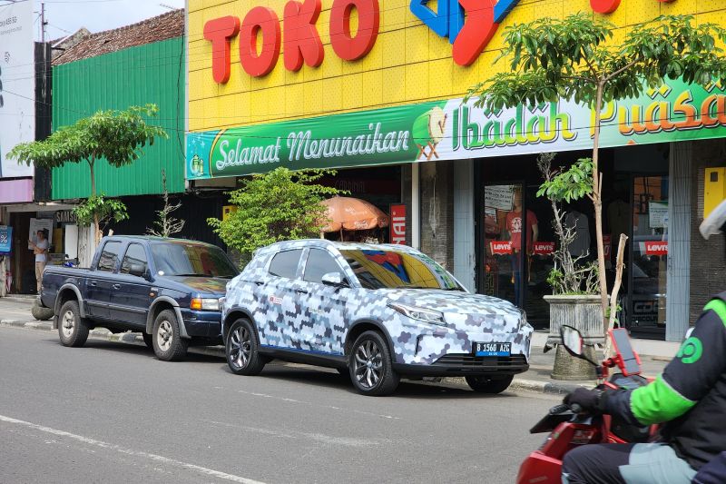 Mobil Seres tertangkap kamera sedang uji jalan di Indonesia