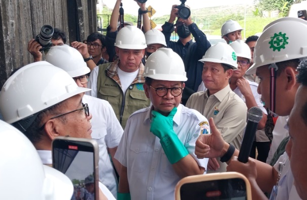 Gubernur DKI Jakarta optimistis atasi masalah sampah dengan incinerator Gubernur DKI Jakarta optimistis atasi masalah sampah dengan incinerator