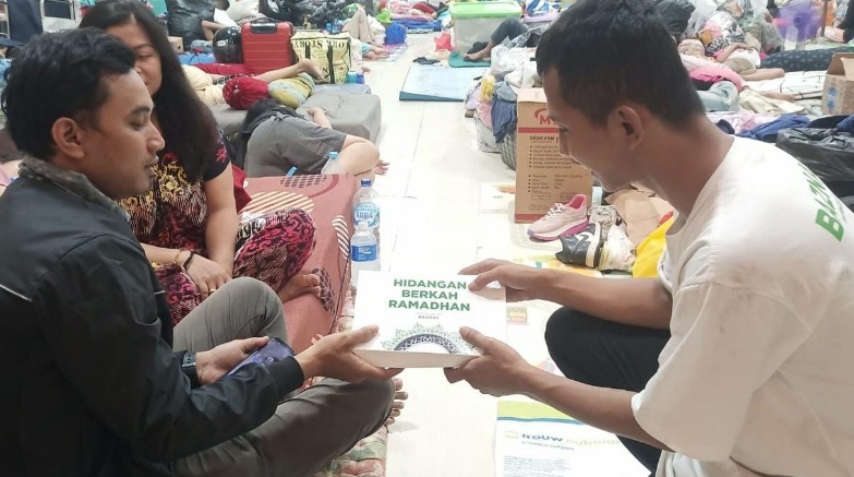 BAZNAS RI distribusikan 2.200 porsi makanan sahur untuk korban banjir di Jakarta BAZNAS RI distribusikan 2.200 porsi makanan sahur untuk korban banjir di Jakarta