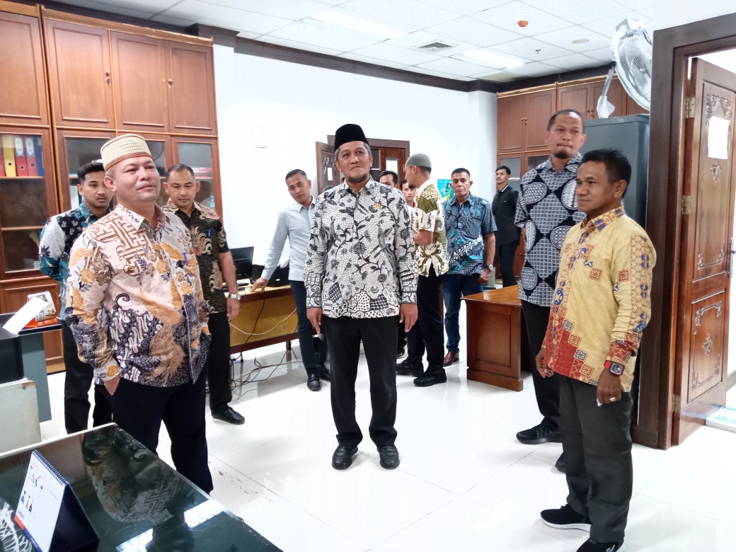 Ayahwa-Panyang pantau kehadiran pegawai kantor Bupati selama Ramadhan Ayahwa-Panyang pantau kehadiran pegawai kantor Bupati selama Ramadhan