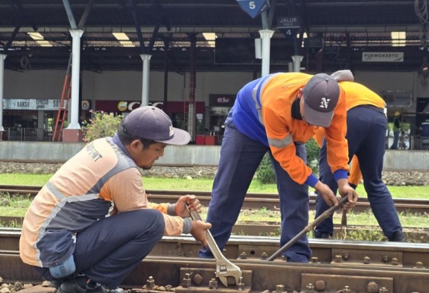 KAI pastikan keandalan prasarana di Daop 5 Purwokerto jelang Lebaran KAI pastikan keandalan prasarana di Daop 5 Purwokerto jelang Lebaran
