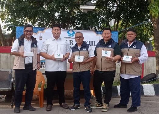 Di jalur mudik, Hiswana Migas berbagi ribuan takjil ke pemudik Di jalur mudik, Hiswana Migas berbagi ribuan takjil ke pemudik
