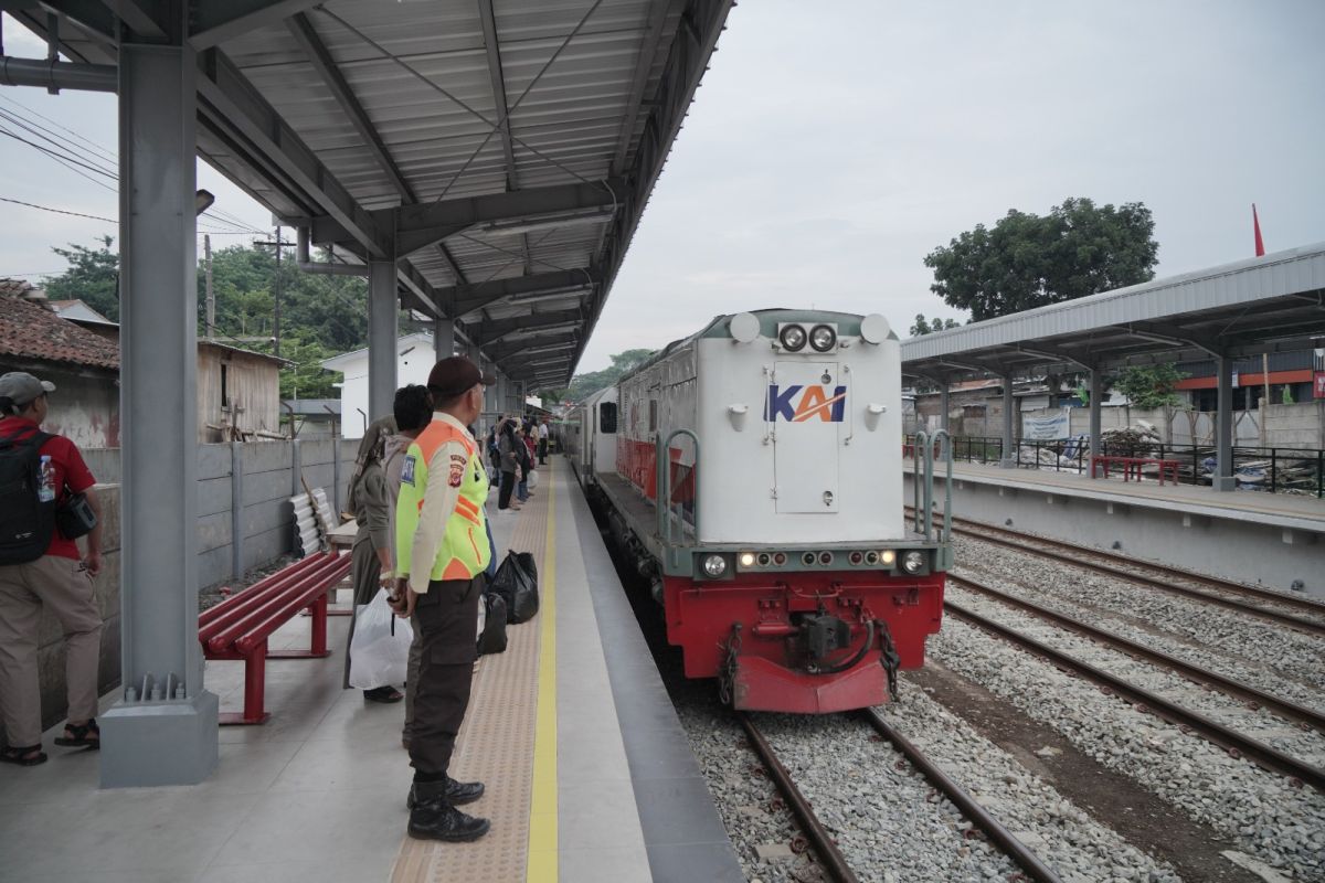 Layanan kereta komuter Merak hanya sampai Cilegon selama mudik Lebaran Layanan kereta komuter Merak hanya sampai Cilegon selama mudik Lebaran