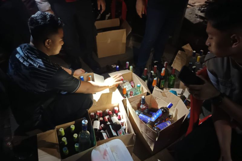 Polrestabes Semarang tindak lanjuti keluhan soal minuman beralkohol Polrestabes Semarang tindak lanjuti keluhan soal minuman beralkohol