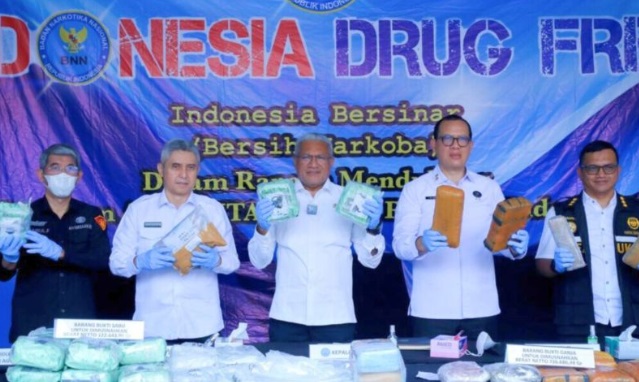 BNN musnahkan 849,33 kg barang bukti pengungkapan 12 kasus narkoba BNN musnahkan 849,33 kg barang bukti pengungkapan 12 kasus narkoba