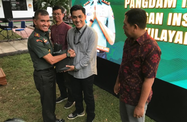 Pangdam IX Udayana tekankan pentingnya sinergitas TNI dan media Pangdam IX Udayana tekankan pentingnya sinergitas TNI dan media