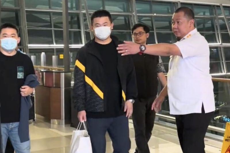 Imigrasi amankan dua buron asal China pelaku kejahatan ekonomi Imigrasi amankan dua buron asal China pelaku kejahatan ekonomi