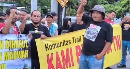 Aksi damai warga kota dan kabupaten Tegal dukung pengesahan UU TNI Aksi damai warga kota dan kabupaten Tegal dukung pengesahan UU TNI