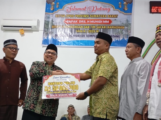 Ketua DPRD Sumbar dorong masyarakat berfikir positif terhadap Pemerintah Ketua DPRD Sumbar dorong masyarakat berfikir positif terhadap Pemerintah