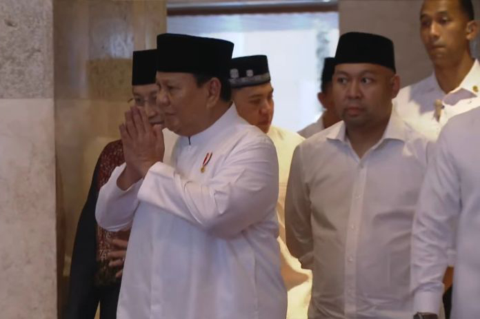 Presiden dan Wapres Shalat Idul Fitri bersama di Masjid Istiqlal Presiden dan Wapres Shalat Idul Fitri bersama di Masjid Istiqlal