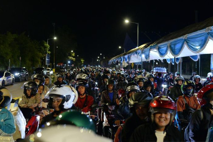 Antrean motor di Pelabuhan Ciwandan membeludak pada H-3 Lebaran Antrean motor di Pelabuhan Ciwandan membeludak pada H-3 Lebaran