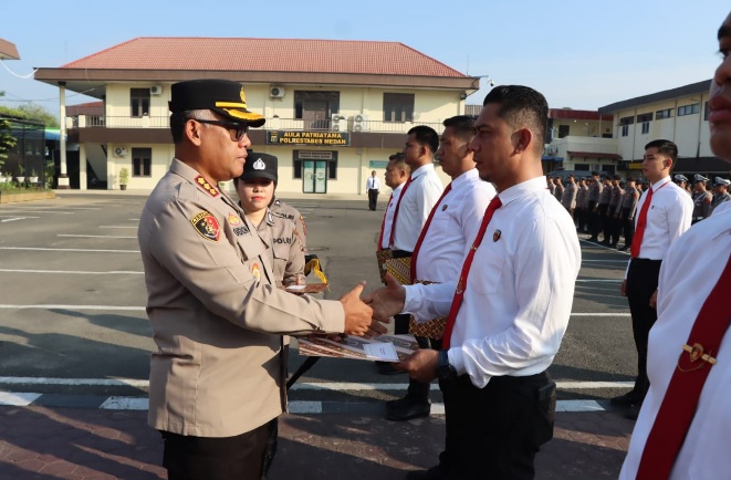 Ungkap kasus besar, 56 personel Polrestabes Medan dapat penghargaan Ungkap kasus besar, 56 personel Polrestabes Medan dapat penghargaan
