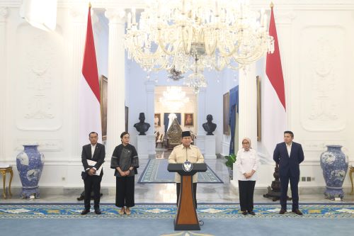 Prabowo teken PP terkait THR dan gaji ke 13 ASN, PPPK, TNI/Polri dan Hakim Prabowo teken PP terkait THR dan gaji ke 13 ASN, PPPK, TNI/Polri dan Hakim