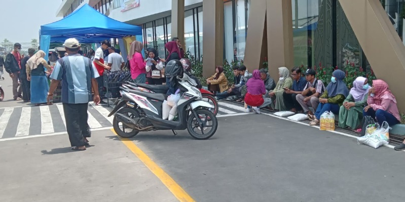 Pemkab Sukoharjo salurkan bantuan beras untuk buruh eks PT Sritex Pemkab Sukoharjo salurkan bantuan beras untuk buruh eks PT Sritex
