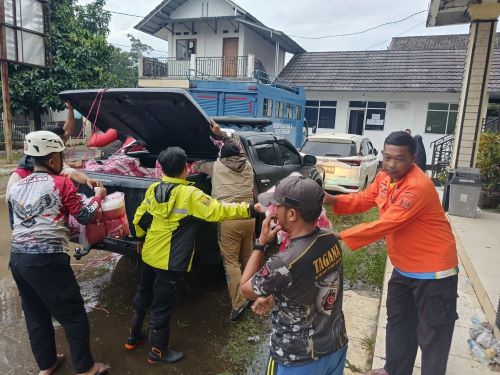 Kemensos kirim bantuan korban longsor dan banjir di Sukabumi Kemensos kirim bantuan korban longsor dan banjir di Sukabumi