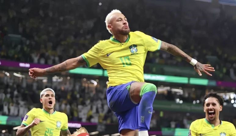 Neymar dicoret dari skuad timnas Brasil akibat cedera Neymar dicoret dari skuad timnas Brasil akibat cedera