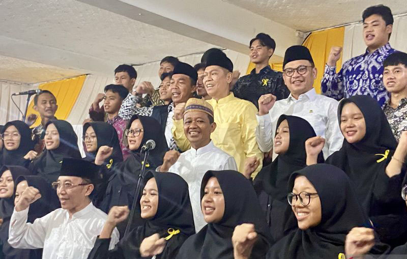 Ketum Golkar sumbang Rp1 miliar untuk wawasan kewirausahaan santri Ketum Golkar sumbang Rp1 miliar untuk wawasan kewirausahaan santri