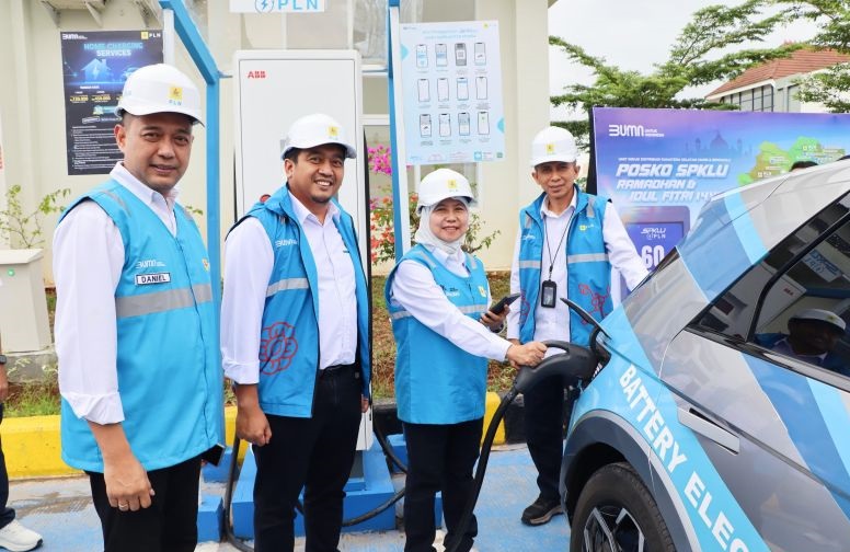PLN siapkan 1.000 unit SPKLU di jalur Trans Jawa-Sumatera jelang mudik PLN siapkan 1.000 unit SPKLU di jalur Trans Jawa-Sumatera jelang mudik