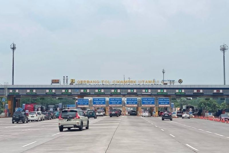 1,7 juta kendaraan tinggalkan Jabotabek H-1 Lebaran 1,7 juta kendaraan tinggalkan Jabotabek H-1 Lebaran