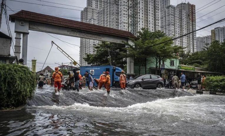 Pramono beberkan adanya potensi banjir rob pada akhir Maret
