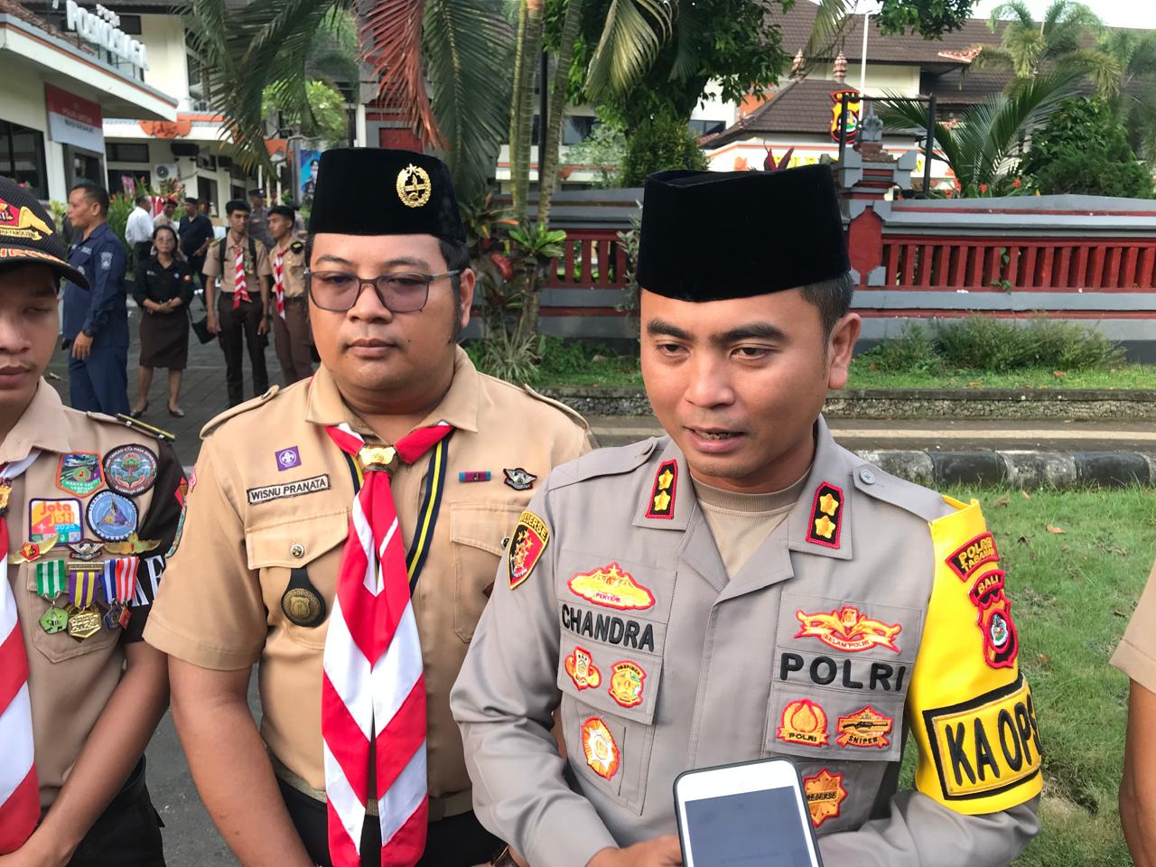 Polres Tabanan dan Saka Bhayangkara berbagi takjil gratis buka puasa Polres Tabanan dan Saka Bhayangkara berbagi takjil gratis buka puasaÂ