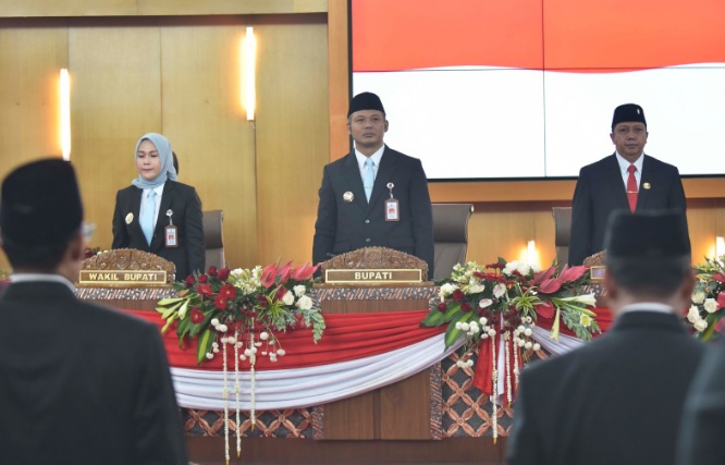 Bupati Boyolali ikuti sidang paripurna perdana dengan DPRD Bupati Boyolali ikuti sidang paripurna perdana dengan DPRD