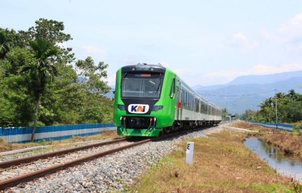 KAI Divre II Sumbar ingatkan bahaya pelemparan terhadap kereta api KAI Divre II Sumbar ingatkan bahaya pelemparan terhadap kereta api