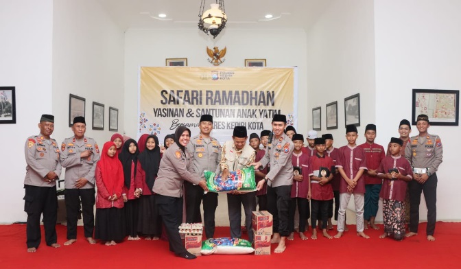 Maknai bulan suci Ramadan, Kapolres Kediri Kota berbagi kebahagian santuni yatim Maknai bulan suci Ramadan, Kapolres Kediri Kota berbagi kebahagian santuni yatim