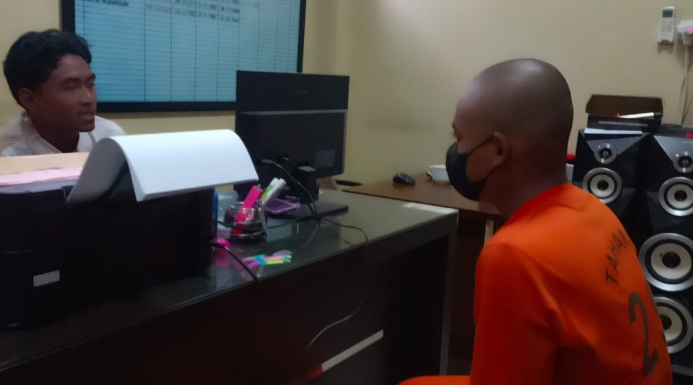 Sat Resnarkoba Polres Brebes bekuk pengedar narkoba jenis tembakau sintetis Sat Resnarkoba Polres Brebes bekuk pengedar narkoba jenis tembakau sintetis