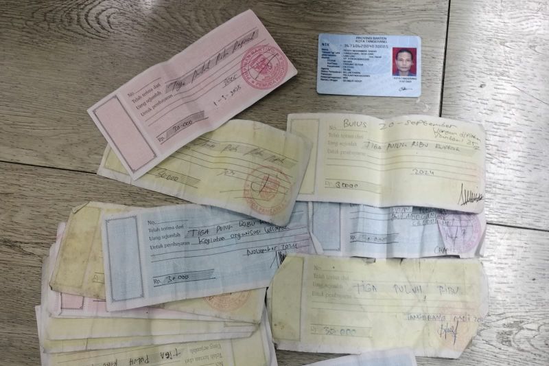 Polisi Tangerang tangkap preman berkedok ormas peras pedagang teh Solo
