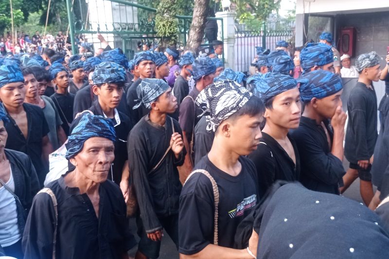 Ribuan warga Badui kembali gelar Seba di Kota Serang
