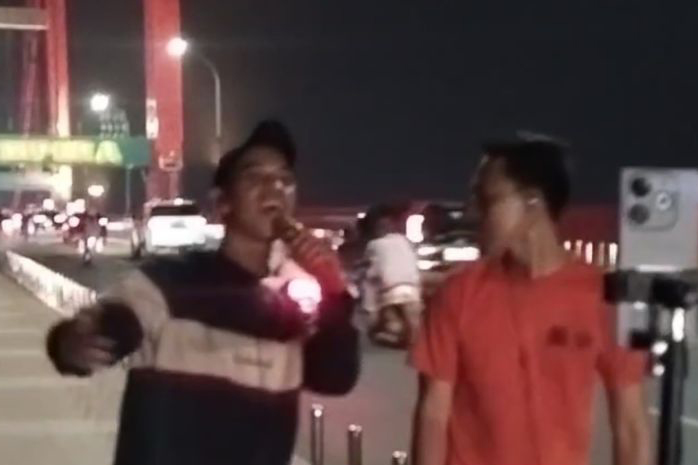 Satpol PP minta live streaming di Ampera tak ganggu lalulintas Satpol PP minta live streaming di Ampera tak ganggu lalulintas