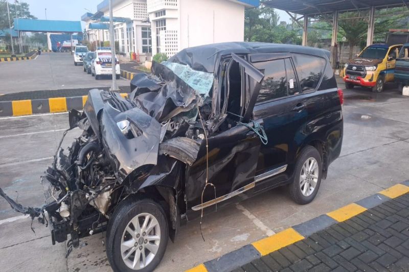 Polres Pemalang tangani kasus kecelakaan tewaskan dua korban di tol Polres Pemalang tangani kasus kecelakaan tewaskan dua korban di tol