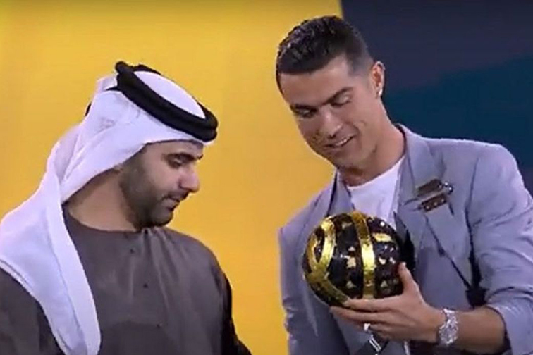Cristiano Ronaldo kembali puncaki daftar atlet bayaran tertinggi Cristiano Ronaldo kembali puncaki daftar atlet bayaran tertinggi