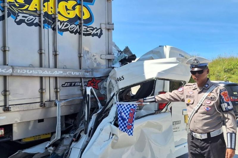 Pengemudi travel jadi tersangka kecelakaan maut di Tol Cisumdawu