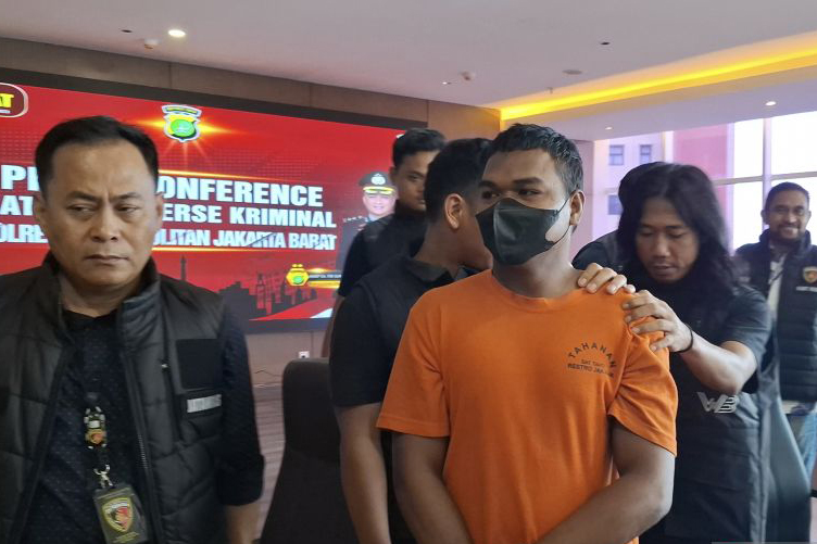 Seorang pria tewas ditusuk di Jakbar yang diduga akibat perselingkuhan Seorang pria tewas ditusuk di Jakbar yang diduga akibat perselingkuhan