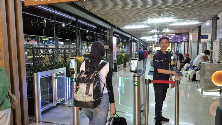 Tren penumpang naik saat Waisak, PT KAI Daop 6 perkuat konektivitas wisata Tren penumpang naik saat Waisak, PT KAI Daop 6 perkuat konektivitas wisata