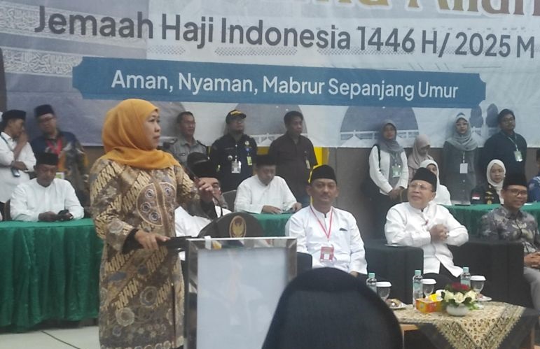 Gubernur Khofifah lepas keberangkatan JCH asal Jatim Gubernur Khofifah lepas keberangkatan JCH asal Jatim