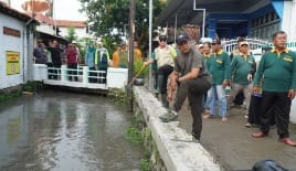 River Clean Up, gerakan moral, sosial dan kultural jaga lingkungan River Clean Up, gerakan moral, sosial dan kultural jaga lingkungan