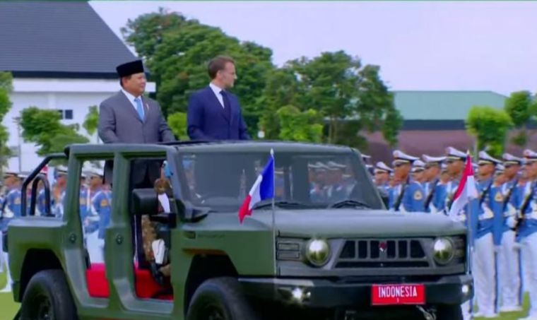 Prabowo dan Macron naik Maung cek pasukan di Akmil Magelang Prabowo dan Macron naik Maung cek pasukan di Akmil Magelang