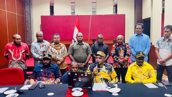 Bupati Puncak Papua klarifikasi tudingan mahasiswa, soal Pemerintah tak tangani pengungsi Bupati Puncak Papua klarifikasi tudingan mahasiswa, soal Pemerintah tak tangani pengungsi